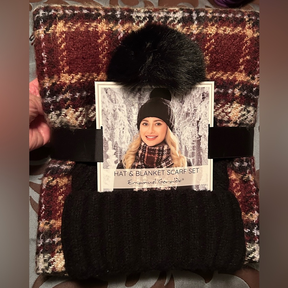 NWT Emanuel Geraldo Hat and Blanket Scarf Set